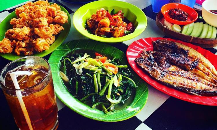 Lesehan Bangkumid: Kenikmatan Kuliner Cilacap yang Tak Pernah Pudar